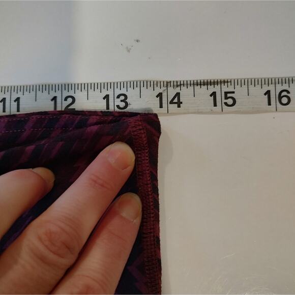 Lululemon Wunder Under Crop III in Shifted Horizon Red Grape Black Size 6 - Picture 6 of 12
